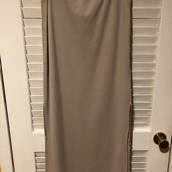 Tan skirt - Picture 3 of 4